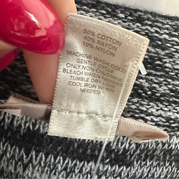 NWT LOFT Mini Sweater Skirt Marled Gray Ombré Stretchy Knit Sz Small - Picture 5 of 14